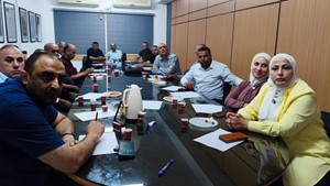 إجتماع في مديرية الحكم المحلي جنين برئاسة مدير عام الحكم المحلي المهندسة ميرفت غزال وممثلو هيئات العناقيد لمعالجة نقطة ربط العناقيد 