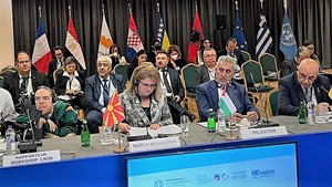 وزير الحكم المحلي يشارك بأعمال المنتدى الأوروبي للحد من مخاطر الكوارث المنعقد في اليونان