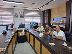 مدير عام الحكم المحلي المهندسة ميرفت غزال يرفقها قسم التنظيم بالمديرية في جولة لتجمع مرج إبن عامر لمتاعة إعداد المخططات الهيكلية 
